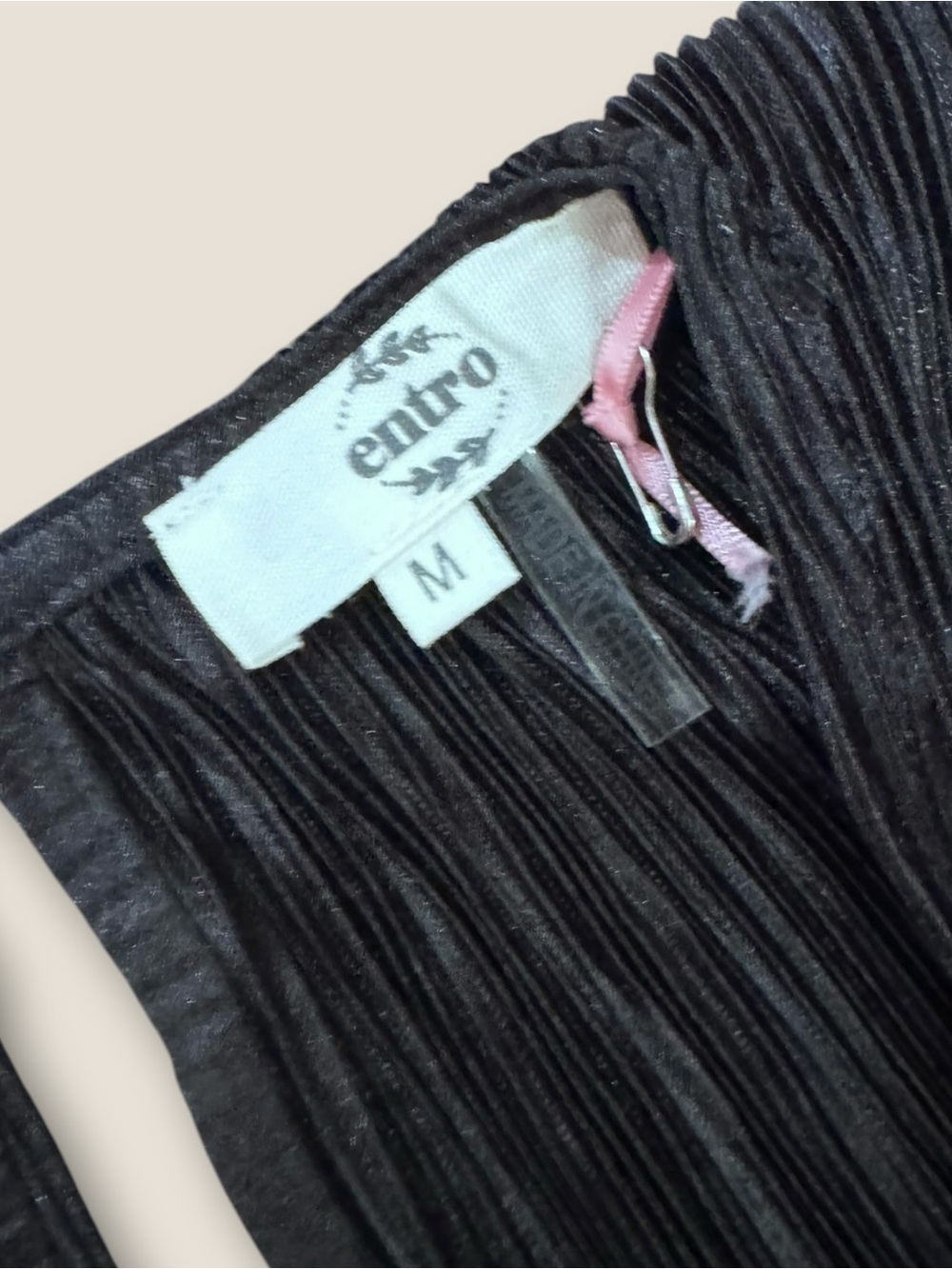ENTRO by Anthropologie Black Silky Pleated Balloon Sleeve Top Size medium  NWT - Picture 8 of 9